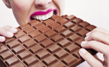 5 Jenis Makanan yang Bisa Mengusir Stres