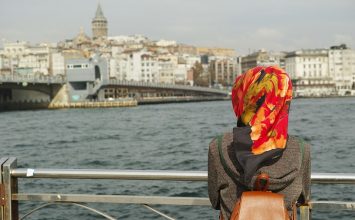 3 Tips Lawan Rambut Rontok untuk Para Hijabers!
