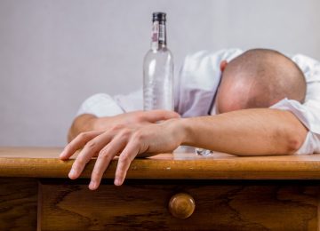 5 Bahaya Minuman Keras bagi Organ Vital Tubuh