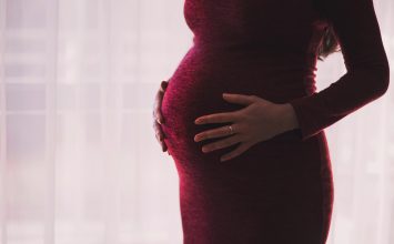 Gimana Ya, Cara Melindungi Ibu Hamil dan Menyusui yang Bekerja?