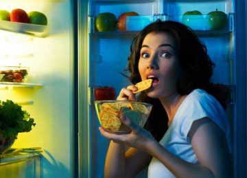 6 Tips Mengatasi Kebiasaan Ngemil Di Malam Hari