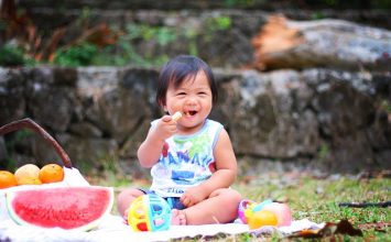 Yuk, Lakukan 4 Hal ini Agar Si Kecil Terbiasa Makan Sehat!