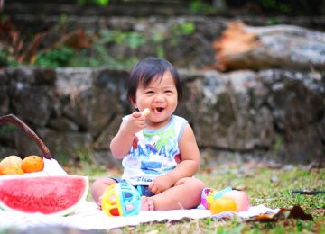 Yuk, Lakukan 4 Hal ini Agar Si Kecil Terbiasa Makan Sehat!