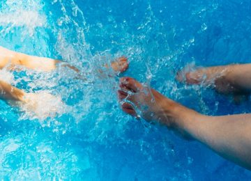 Benarkah Berenang di Kolam Renang bisa Menyebabkan Hamil?