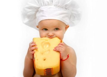 Moms, Perhatikan 3 Hal Berikut Sebelum Memberikan Keju untuk si Kecil!