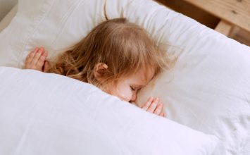 5 Cara Membantu Anak agar Tidur Nyenyak!