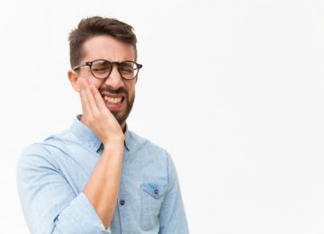 Punya Kebiasaan Suka Mengunyah Es Batu? Yuk Pikir Ulang!