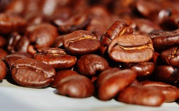 Campuran Kopi dan Sampo Benar Bermanfaat?