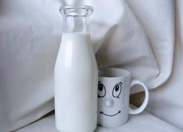 Minum Susu Bisa Bikin Tidur Lebih Nyenyak?