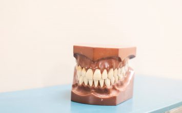 5 Bahan Ini Bisa Mengurangi Plak Gigi loh!