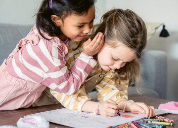 Anak Alami Speech Delay? Mungkin Ini Penyebabnya