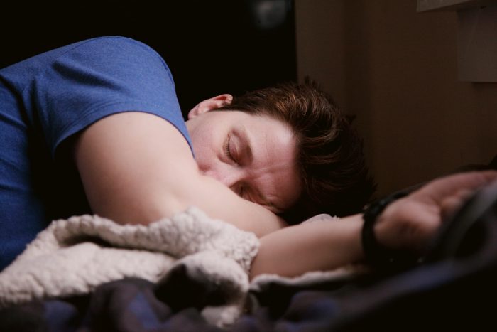 manfaat tidur saat sakit