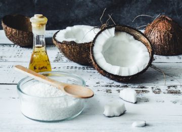 Manfaat Minyak Kelapa untuk Kesehatan Gigi