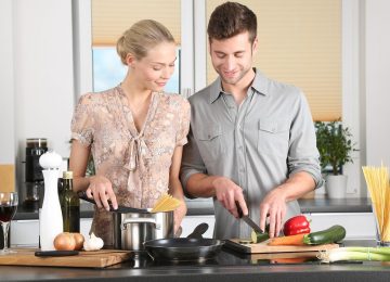 Tingkatkan Kesehatan Mental dengan Cooking Therapy