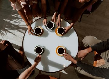 Amankah Minum Kopi Saat Sahur dan Berbuka Puasa?
