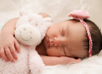 Benarkah Iringan Musik Bisa Bikin Bayi Tidur Nyenyak?