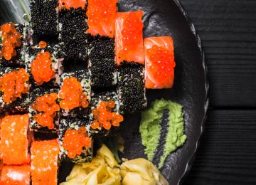 4 Perbedaan Topping Sushi Masago dan Tobiko