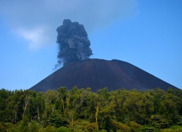 Cagar Alam Krakatau Sebagai Destinasi Pilihan Wisata
