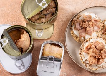 Makanan Kaleng: Praktis Tapi Berisiko Sebabkan PJK?